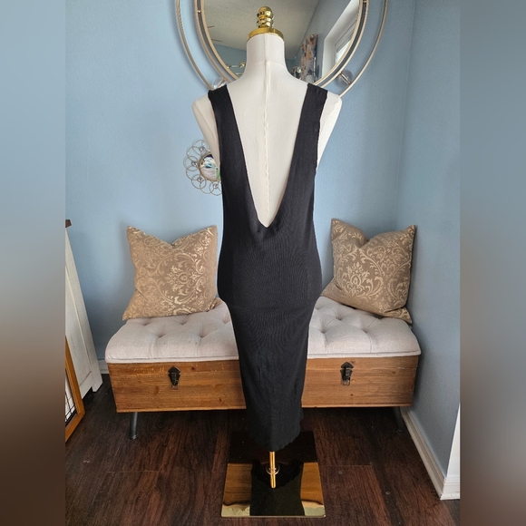 Pietro Brunelli Black Sleeveless Midi Dress - Picture 4 of 7